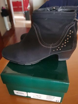 Botines 24 horas de segunda mano por 10 EUR en Guadalajara en WALLAPOP