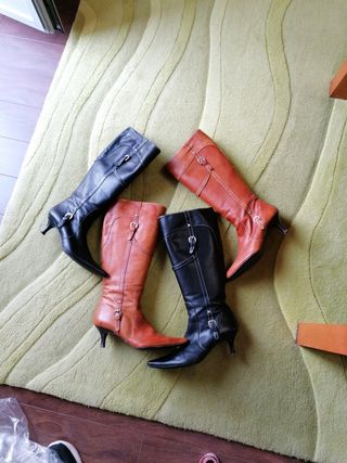Lote de dos, botas altas piel marca hispanitas de segunda mano por 30 EUR  en Torrijos en WALLAPOP
