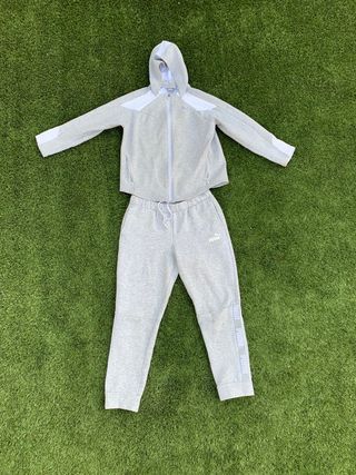 Chándal Puma de mujer de segunda mano por 30 EUR en Leganés en WALLAPOP