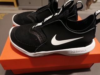 Zapatillas Nike talla 31 de segunda mano por 5 EUR en Madrid en WALLAPOP