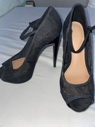 Tacones Bershka n°36 de segunda mano por 5 EUR en Albacete en WALLAPOP