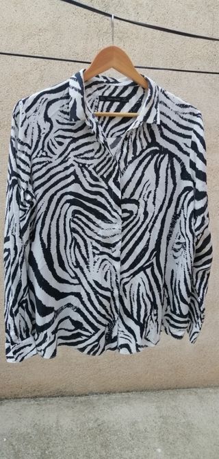 Camisa Cebra Zara de segunda mano por 6 EUR en Salamanca en WALLAPOP