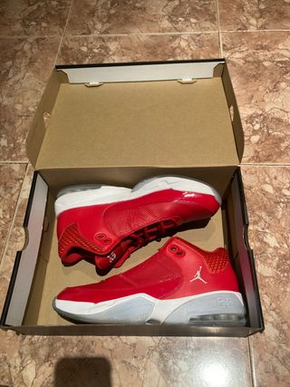 Nike Jordan max aura 2 Rojas de segunda mano por 60 EUR en Torrejón de  Velasco en WALLAPOP