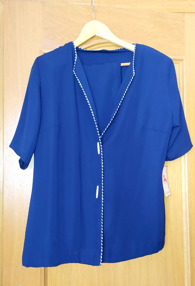 Traje de gala Talla M-L Escucho Ofertas