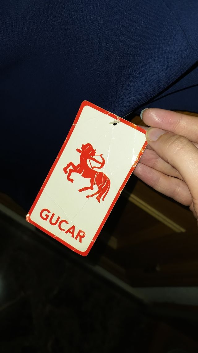 Traje de gala Talla M-L Escucho Ofertas