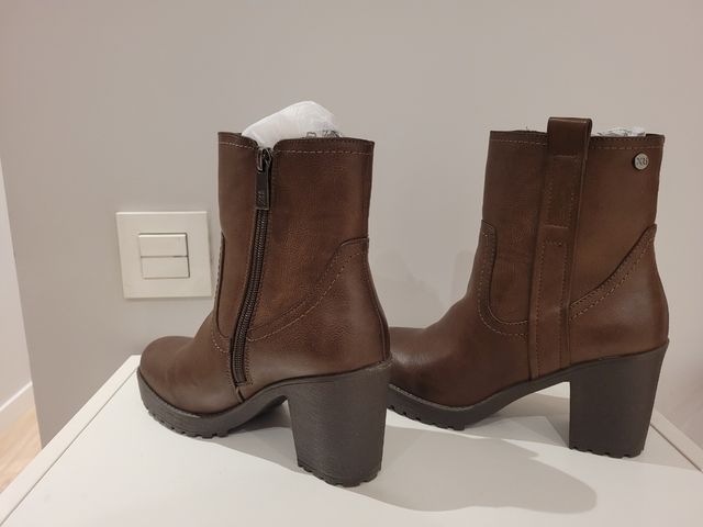 Bonitos botines marrones