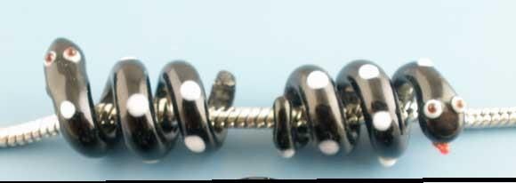 Serpiente negra amuleto colgante pulsera pandora