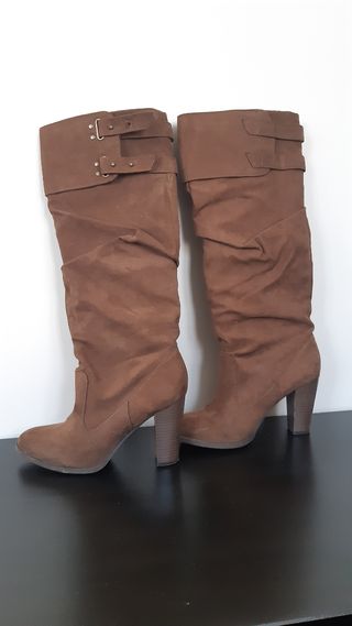 Bota Alta ante de segunda mano por 12 EUR en Getxo en WALLAPOP