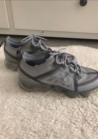 Zapatillas Nike vapormax de segunda mano por 70 EUR en Maó en WALLAPOP