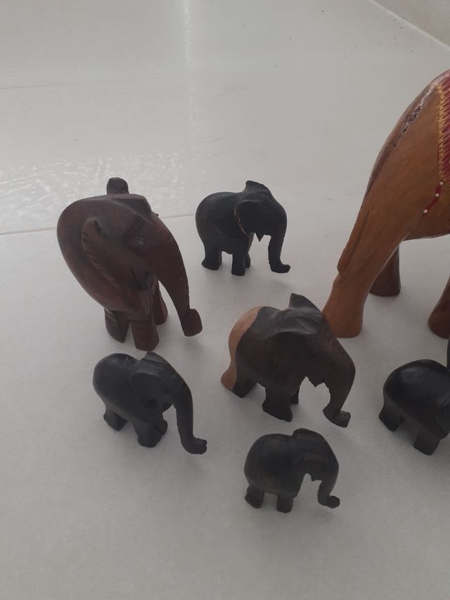 conjunto de 14  elefantes madera. decoración 