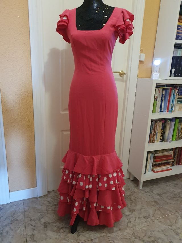 vestido sevillanas color fuxia
