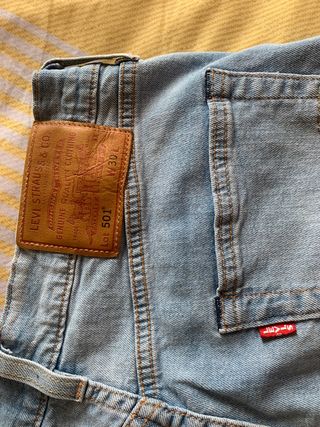Pantalones Levis de segunda mano en Figueres en WALLAPOP