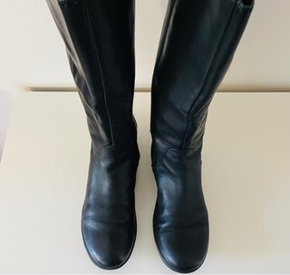 Botas negras mujer 39. Marca Camper. de segunda mano por 30 EUR en San  Agustín del Guadalix en WALLAPOP