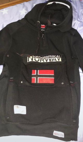 Sudadera norway negra de segunda mano por 30 EUR en Salamanca en WALLAPOP