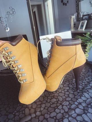 Botines tipo Panama Jack. Talla 37! de segunda mano por 40 EUR en Mataró en  WALLAPOP