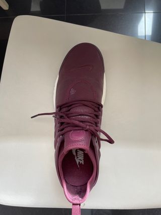 Nike Presto Morado de segunda mano por 45 EUR en Madrid en WALLAPOP