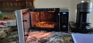 Horno microondas Samsung modelo MC28M6055CS de segunda mano por 90 EUR en  Majadahonda en WALLAPOP