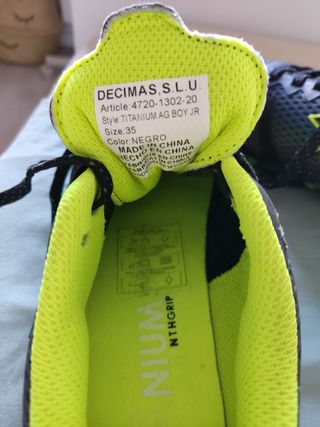 Botas fútbol tacos de segunda mano por 10 EUR en Madrid en WALLAPOP