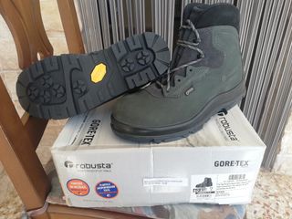 Robusta New Dascilus talla 40 de segunda mano por 89 EUR en El Vedat de  Torrente en WALLAPOP