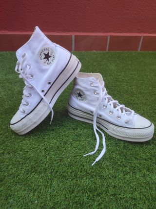 Converse blancas con plataforma 38 (24.5cm) de segunda mano por 60 EUR en  Madrid en WALLAPOP