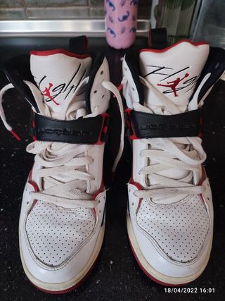 Nike aire Jordan Flight de segunda mano por 80 EUR en Quintanar de la Orden  en WALLAPOP