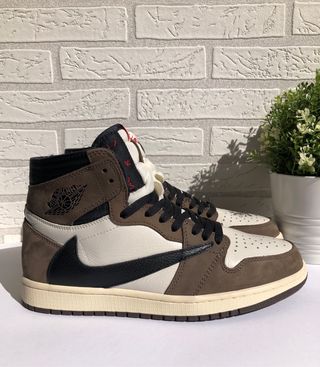 Bambas Nike Air Jordan 1 Travis Scott de segunda mano en Igualada en  WALLAPOP