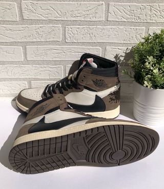 Bambas Nike Air Jordan 1 Travis Scott de segunda mano en Igualada en  WALLAPOP
