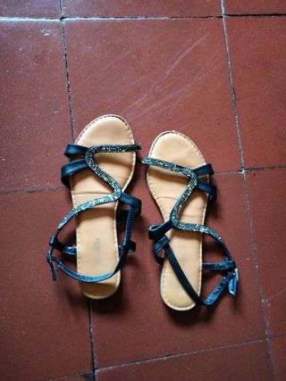Sandalias mujer talla 39 de segunda mano por 2 EUR en Barcelona en WALLAPOP