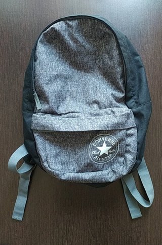 Mochila Converse pequeña - muy poco uso de segunda mano por 12 EUR en Canet  de Mar en WALLAPOP