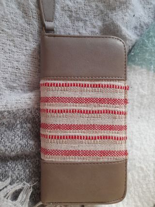 Billetera misako de segunda mano por 15 EUR en Sant Vicenç dels Horts en  WALLAPOP