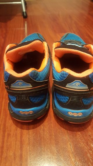 Zapatillas trail ASICS Gel Fuji Sensor 2. T43,5 de segunda mano por 25 EUR  en Bilbao en WALLAPOP