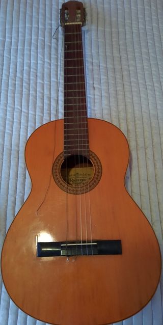 Guitarra española Raimundo mod.106 de segunda mano por 180 EUR en Valencia  en WALLAPOP