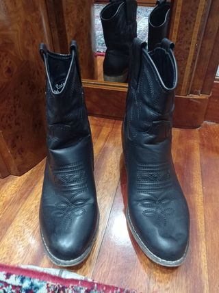 Botas camperas de segunda mano por 15 EUR en Bergara en WALLAPOP