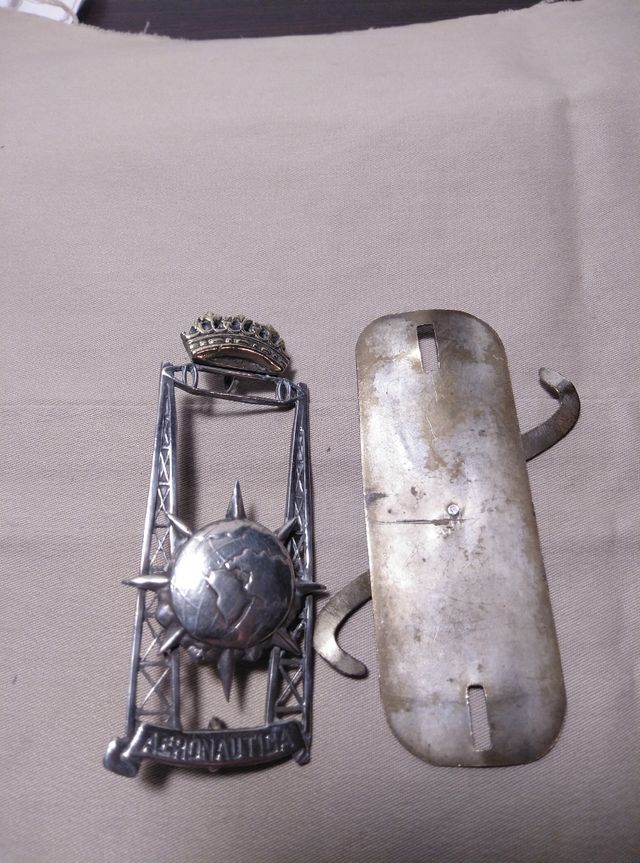 Emblema Ayudante Ingeniero Aeronáutico. 