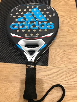 Pala Pádel ADIDAS VORTOM SOFT LITE BLUE de segunda mano por 85 EUR en  L\\'Hospitalet de Llobregat en WALLAPOP