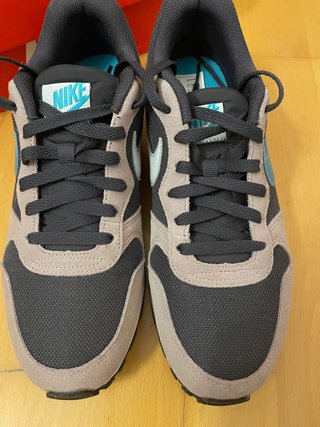 Nike md runner 2 talla 43 NUEVAS de segunda mano por 40 EUR en Salou en  WALLAPOP