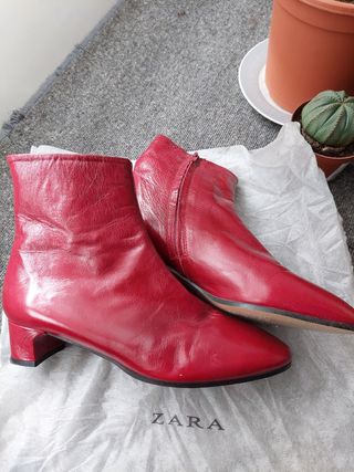 Botines t.37 de segunda mano por 30 EUR en Ametzola en WALLAPOP