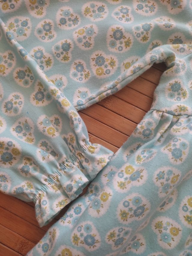 Vestido azul turquesa con flores y lacito Charanga