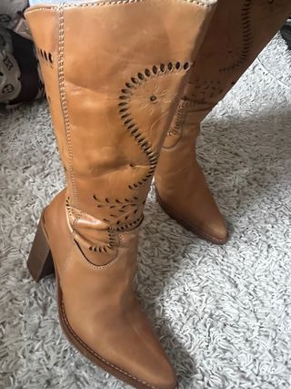 Botas Cowboy de segunda mano por 15 EUR en San Sebastián de Los Reyes en  WALLAPOP