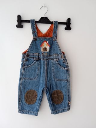 Peto vaquero Primark 9-12 meses de segunda mano por 2 EUR en Málaga en  WALLAPOP
