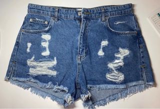 Vaqueros cortos del Pull\u0026amp;Bear de segunda mano por 8 EUR en Torrejón de  Ardoz en WALLAPOP