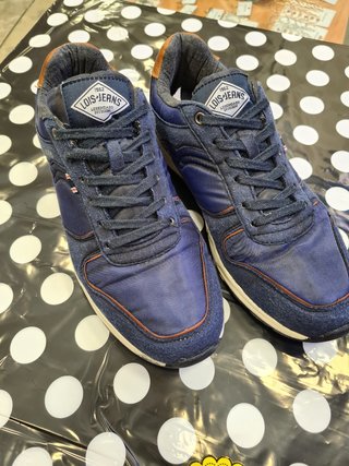 Zapatillas talla 42, Lois de segunda mano por 15 EUR en Collado Villalba en  WALLAPOP