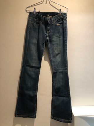 Tejanos de campana de segunda mano por 10 EUR en Badalona en WALLAPOP