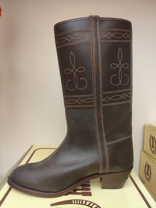 Botas vaqueras Valverde del Camino de segunda mano por 50 EUR en Medina del  Campo en WALLAPOP
