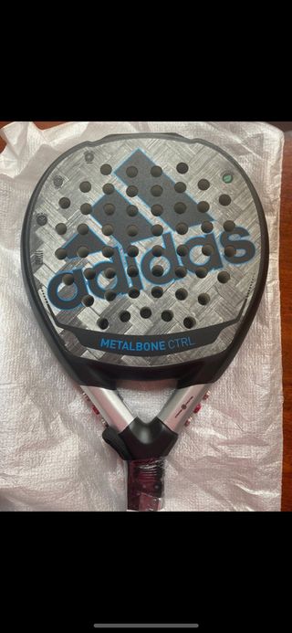Pala pádel ADIDAS METALBONE CONTROL 2021 ESTRENAR de segunda mano por 199  EUR en León en WALLAPOP