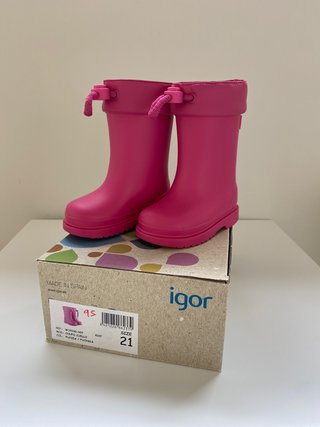Botas de agua IGOR, rosa fucsia, T.21, nuevas de segunda mano por 15 EUR en  Madrid en WALLAPOP