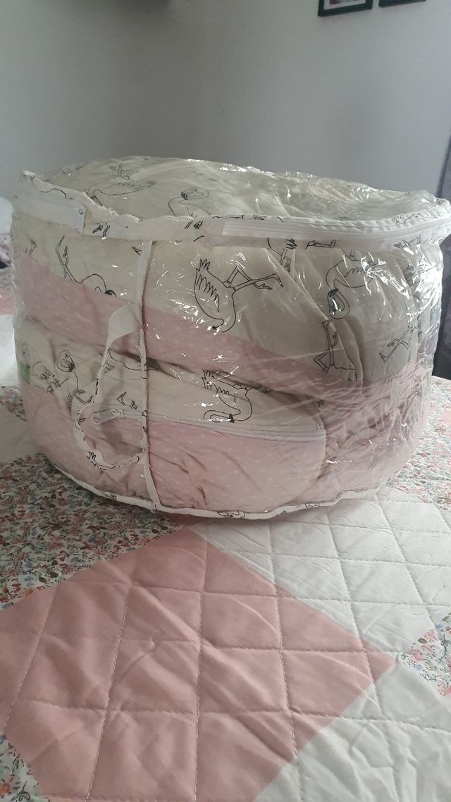 Almohada de lactancia y embarazo.