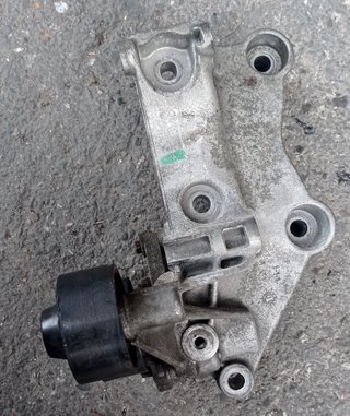 Soporte motor R9M