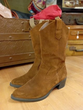 Botas camperas Unisa de segunda mano por 59 EUR en Elda en WALLAPOP