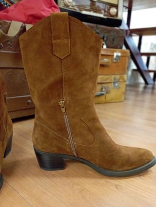Botas camperas Unisa de segunda mano por 59 EUR en Elda en WALLAPOP